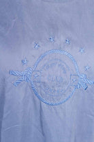 Seidentop taubenblau bestickt