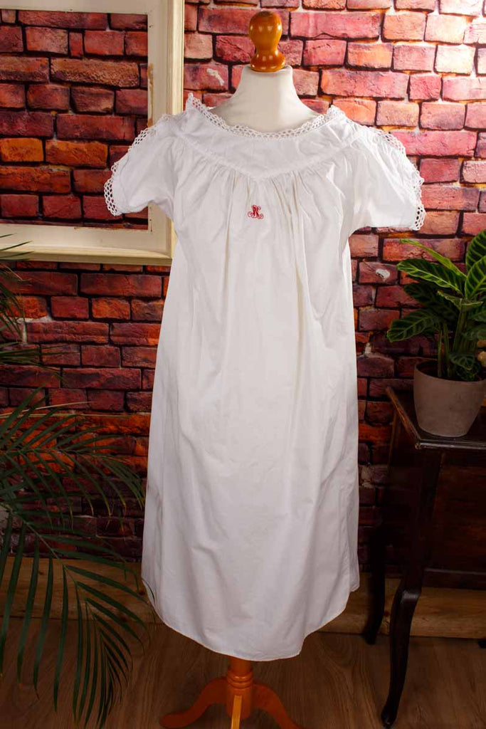 antikes Unterkleid Monogramm MH
