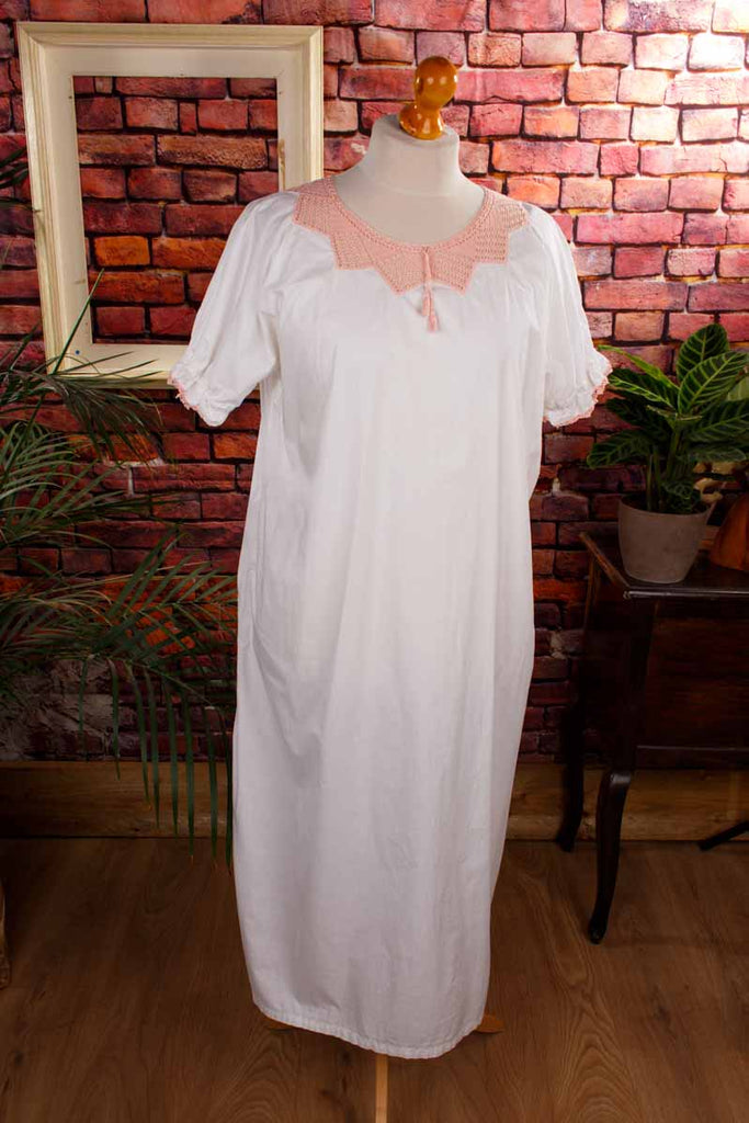 antikes Leinen Nachtkleid