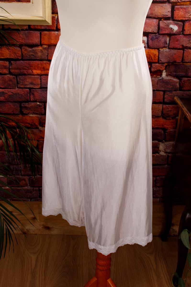 Nylon Unterhose weiß
