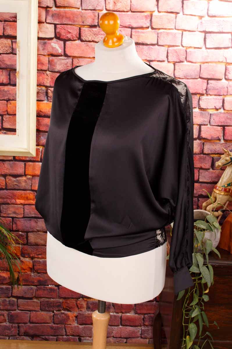 elegantes Fledermaustop schwarz Satin