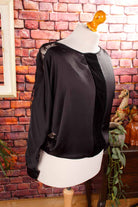 elegantes Fledermaustop schwarz Satin