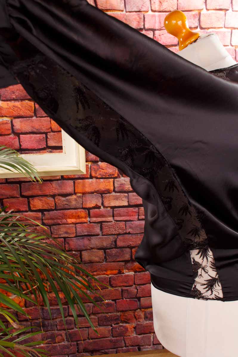 elegantes Fledermaustop schwarz Satin