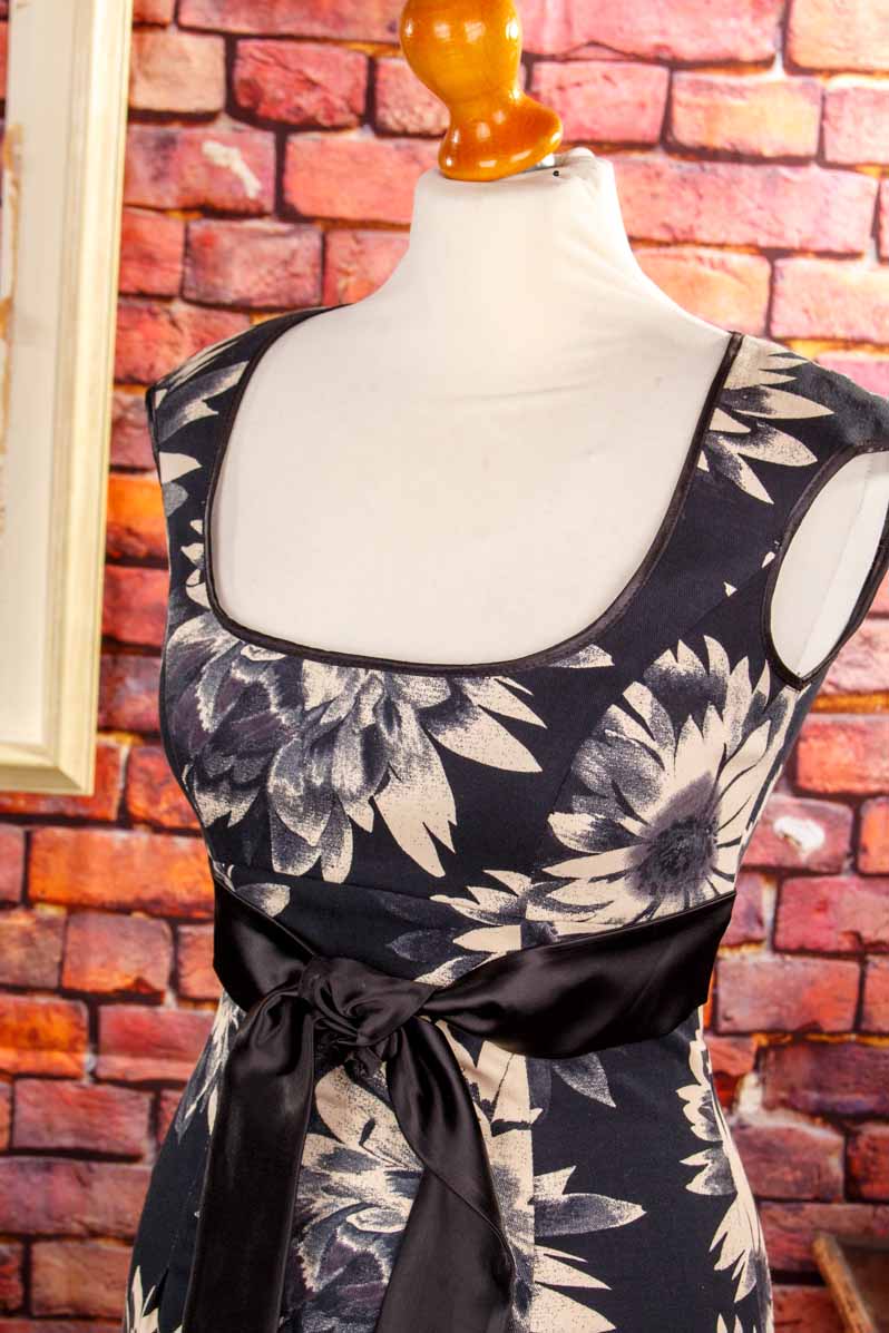elegantes Kostüm schwarz beige