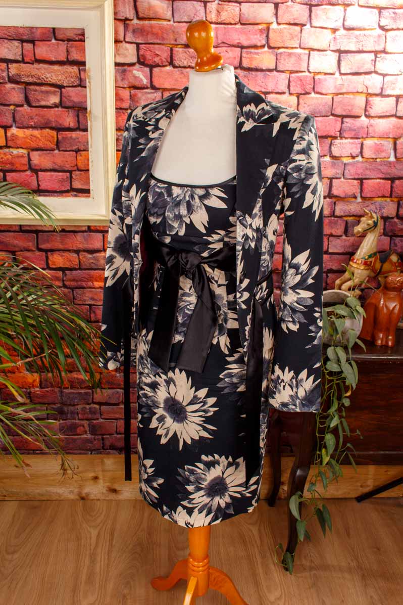 elegantes Kostüm schwarz beige