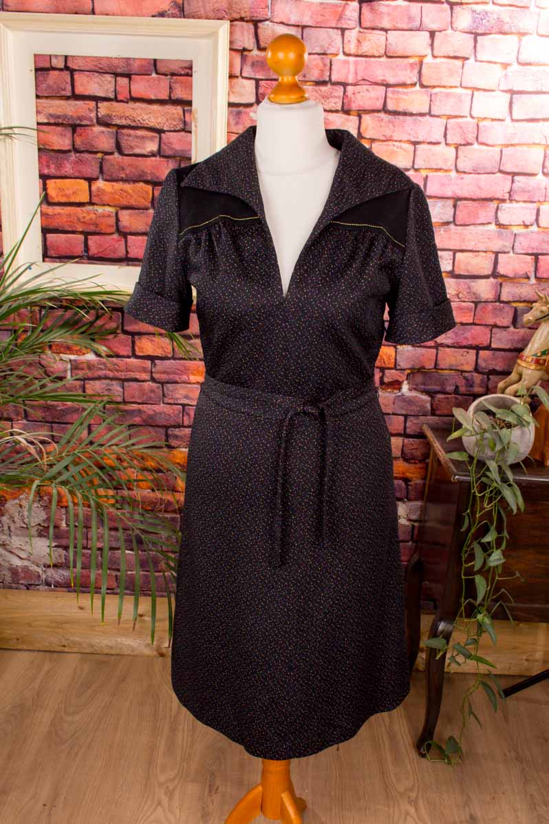 70s Schlagerkleid schwarz bunt Tupfen