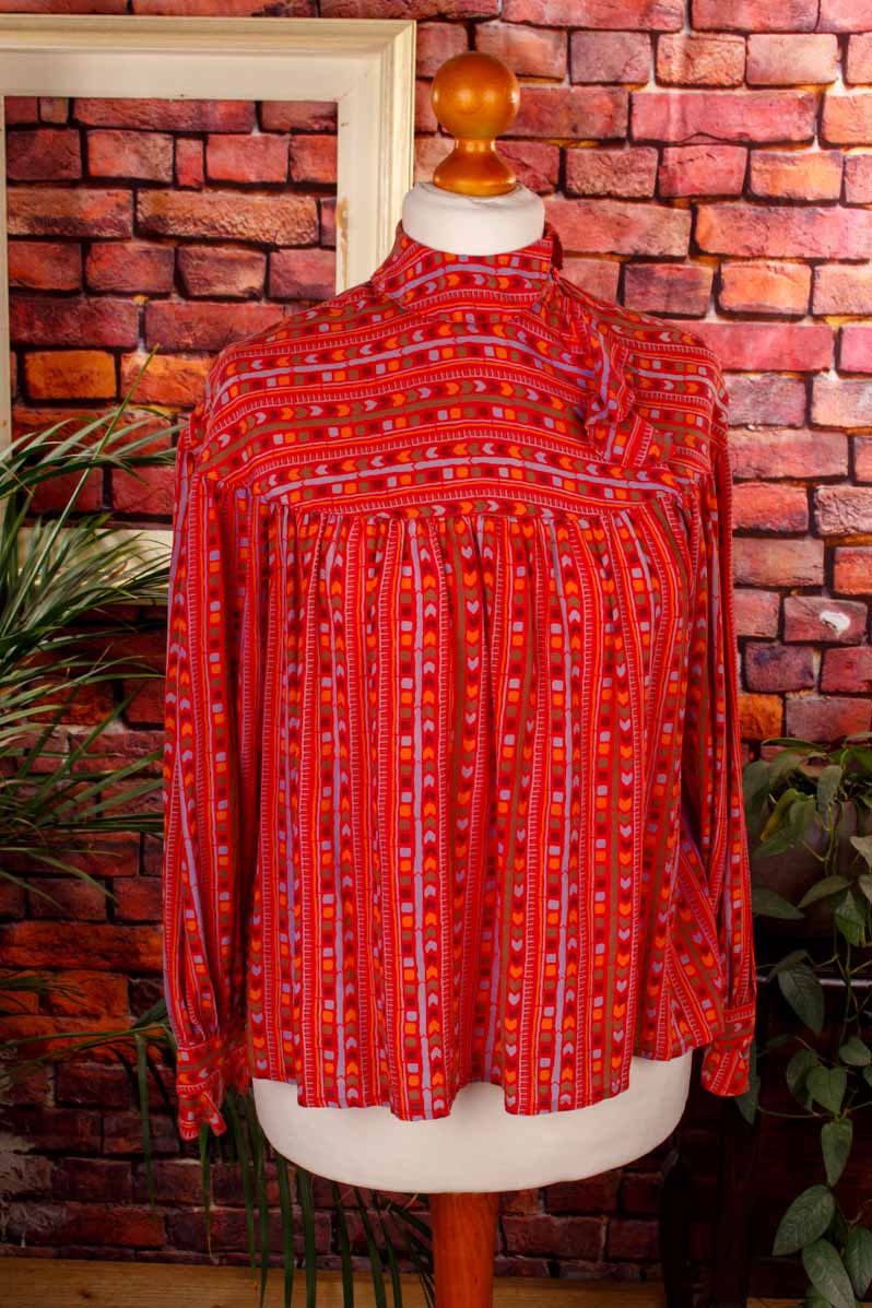 asymmetrische Seidenbluse rot bunt
