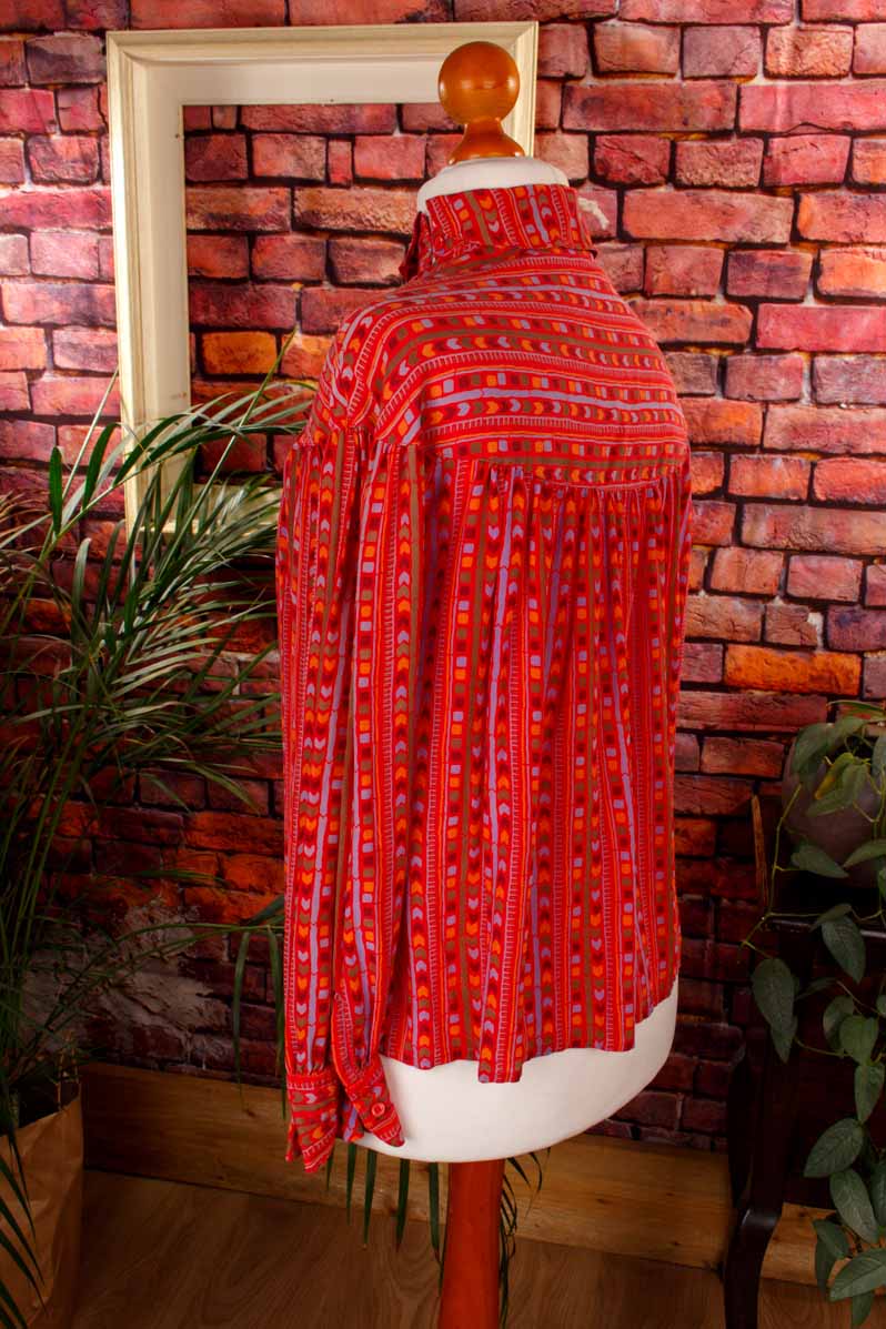 asymmetrische Seidenbluse rot bunt