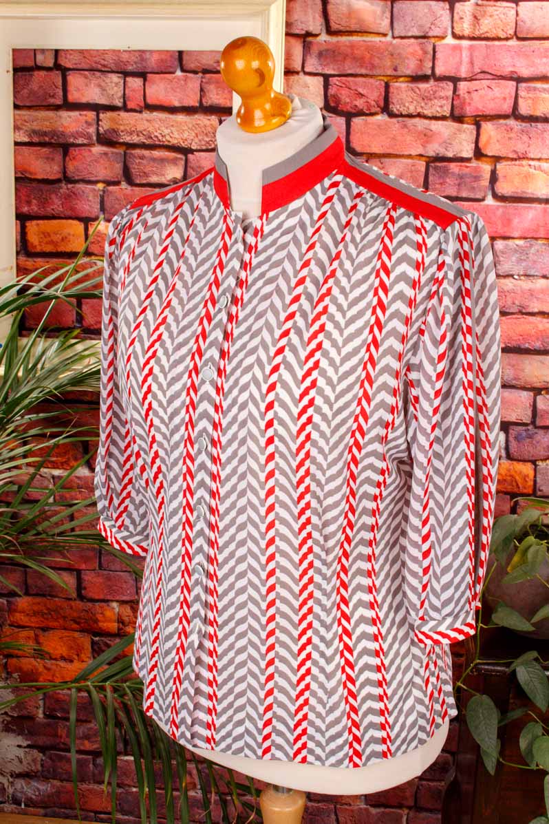 zarte Vintage Bluse rot grau Muster