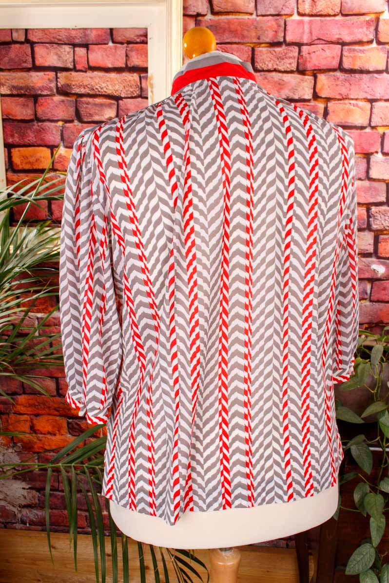 zarte Vintage Bluse rot grau Muster