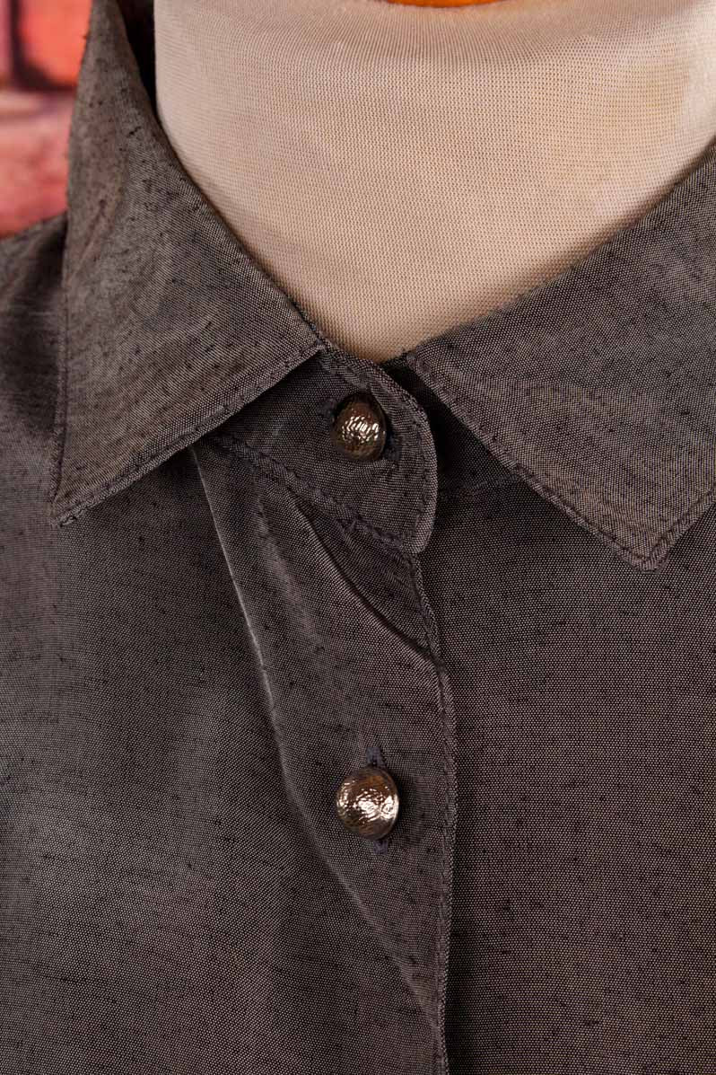 silbergraue Bluse bestickt
