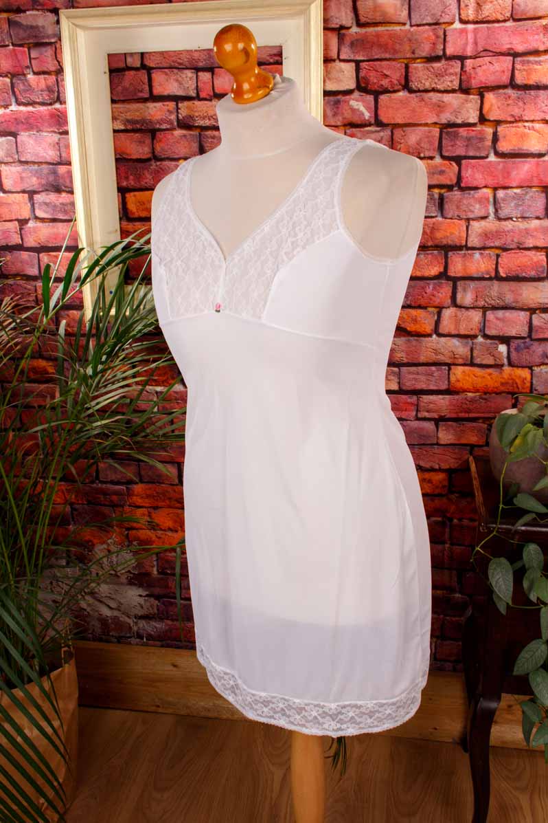 Unterkleid zart weiß Spitze