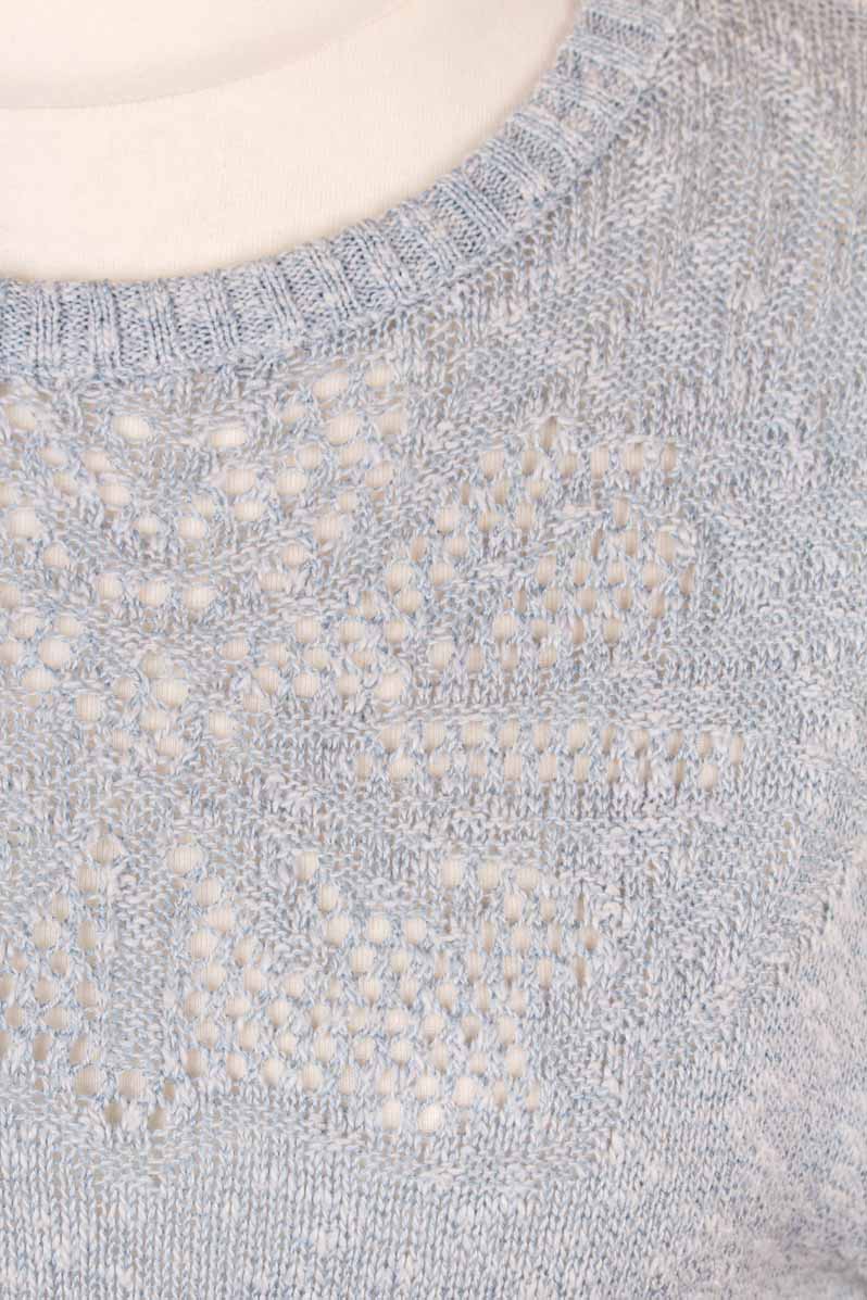 leichter taubenblauer Pullover