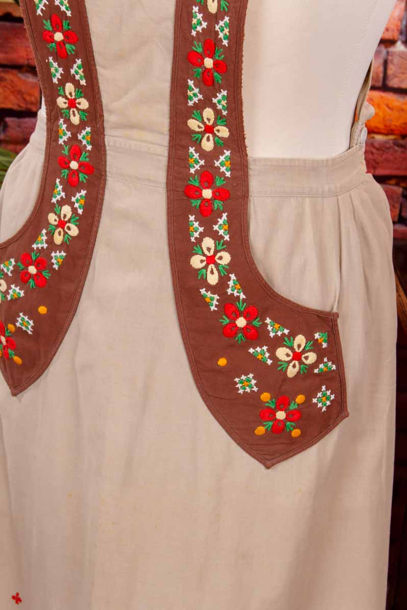 Vintage Küchenschürze braun bestickt
