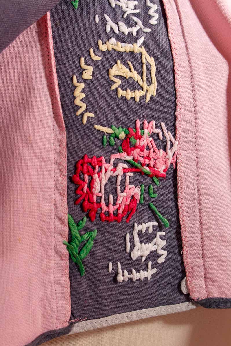 Vintage Küchenschürze rosa bestickt