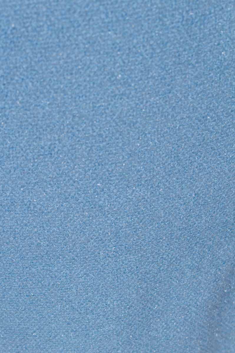 Hellblaues Wollkostüm Glitzer