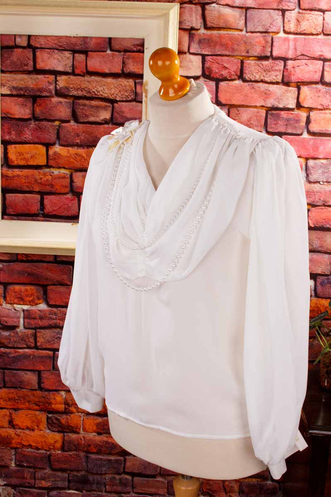 Chiffonbluse weiß mit Perlen