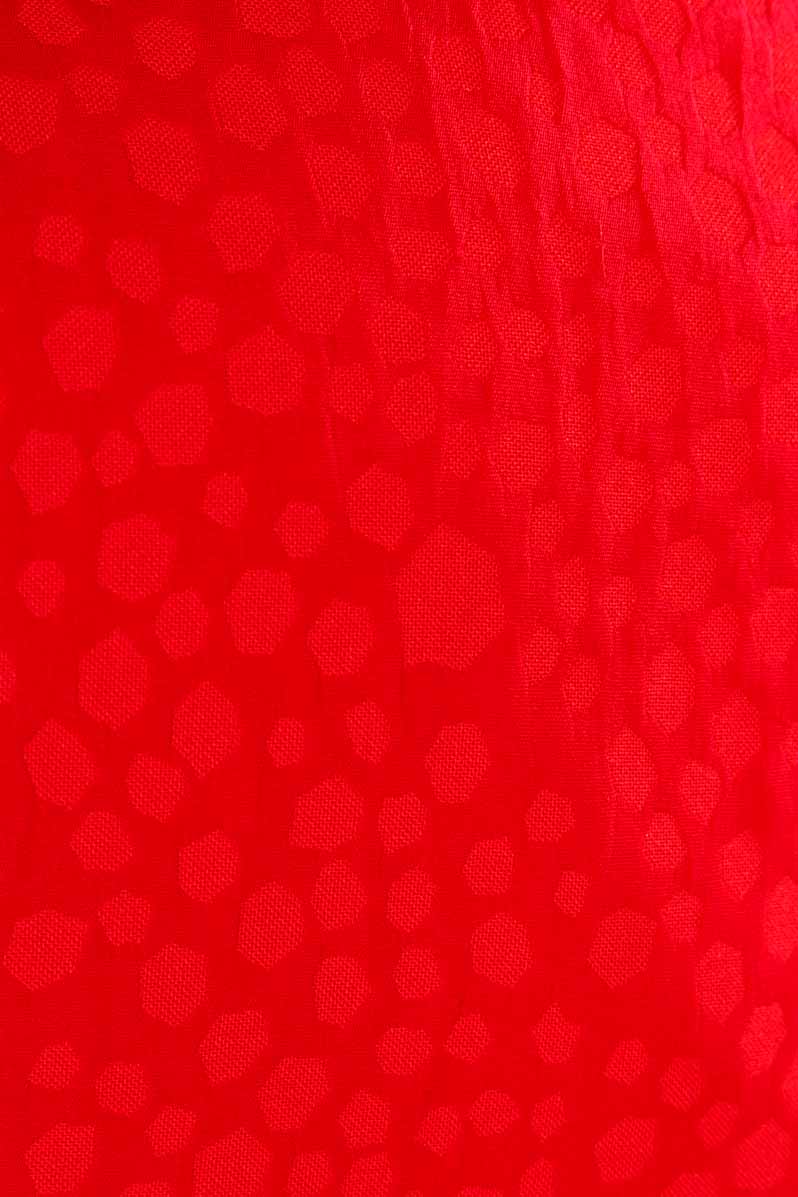 leuchtend roter Blazer Tupfen