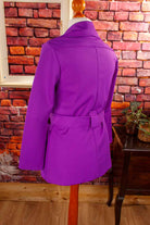 lila Blusenjacke Megakragen