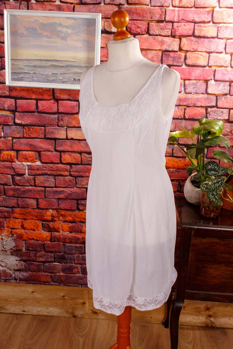 Nylon Unterkleid weiß Spitze