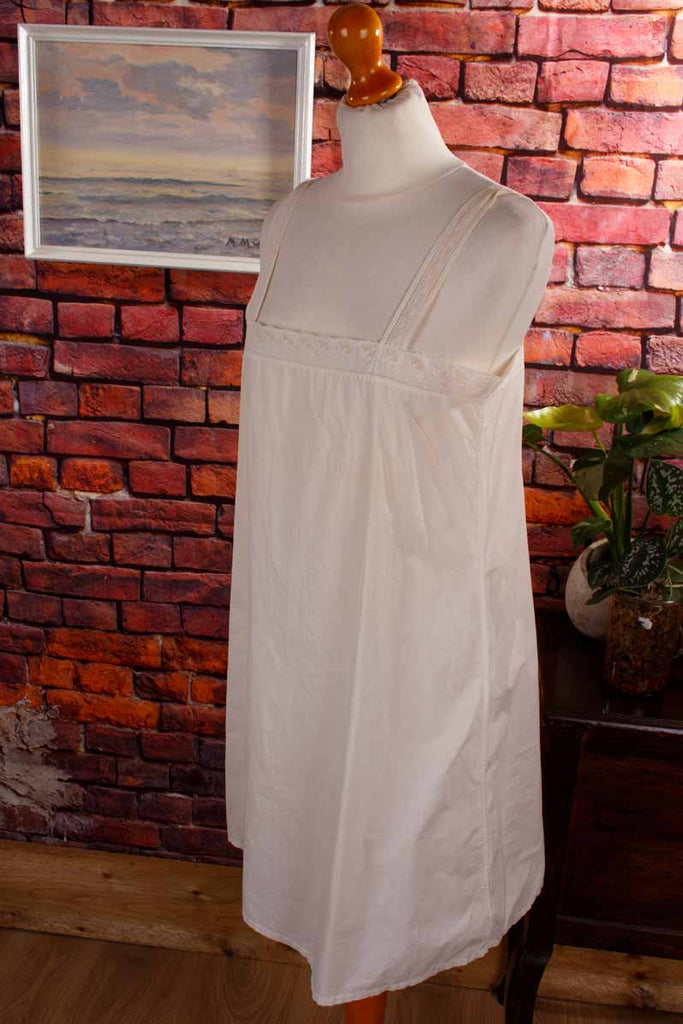 antikes Nachthemd weiß Spitzenborte