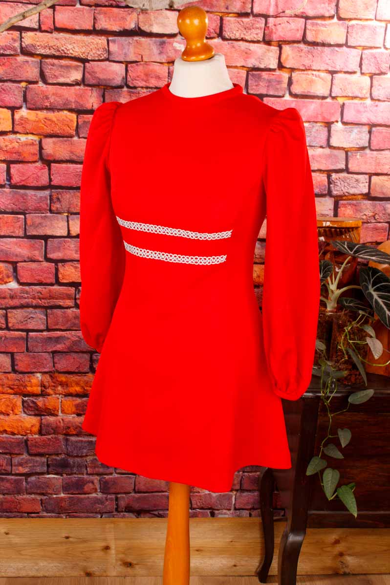 Disco Minikleid rot Glockenärmel