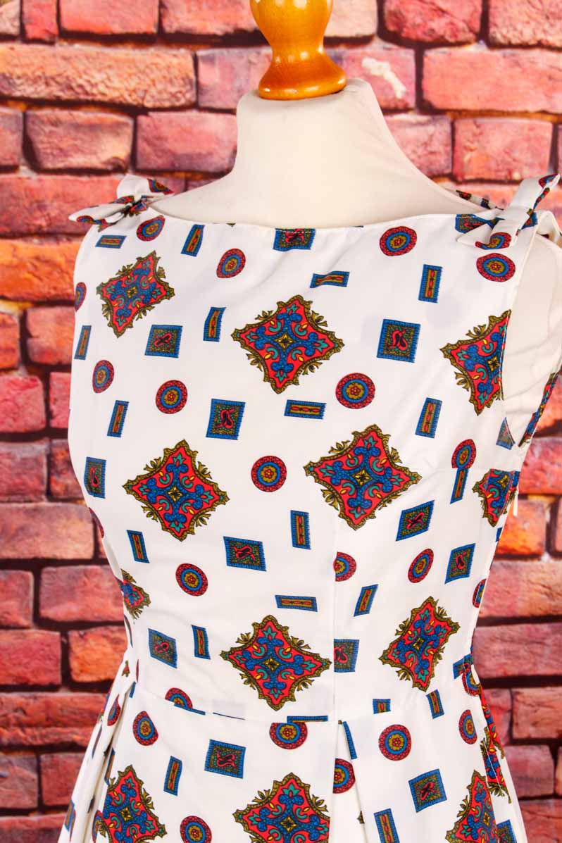 Rockabella Nylonkleid weiß bunt