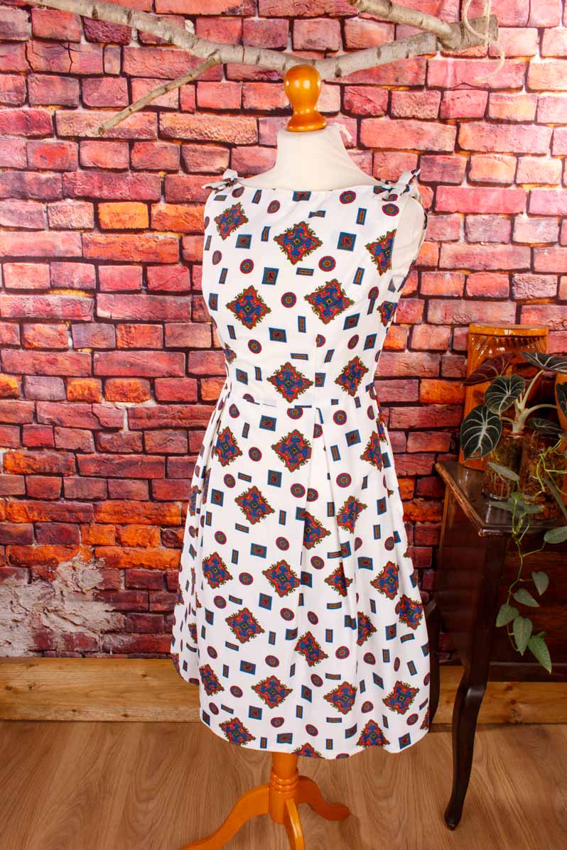 Rockabella Nylonkleid weiß bunt
