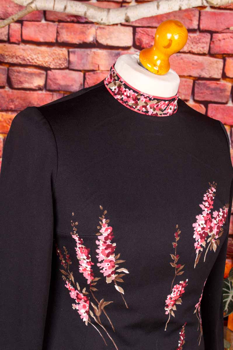 Etuikleid schwarz Pink Blumen
