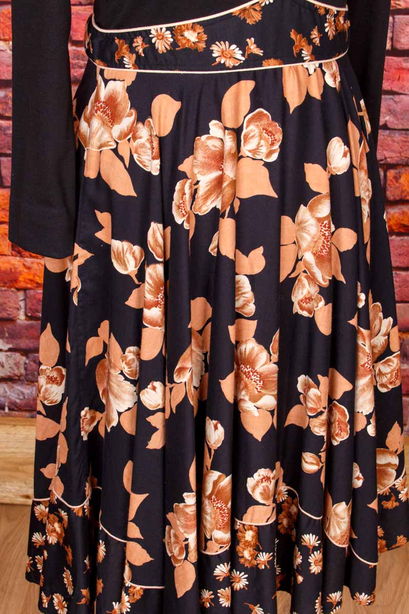 romantisches Tanzkleid schwarz Blumen