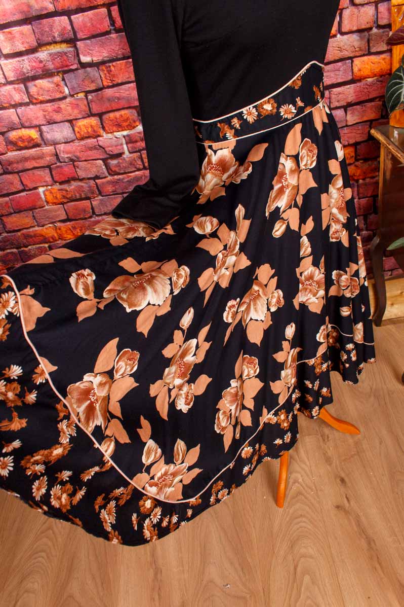 romantisches Tanzkleid schwarz Blumen