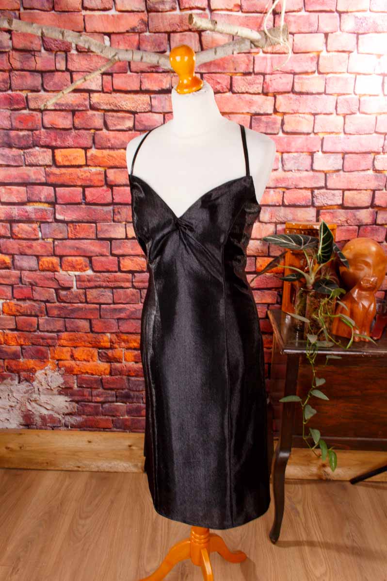 Abendkleid schwarz eng Glanz