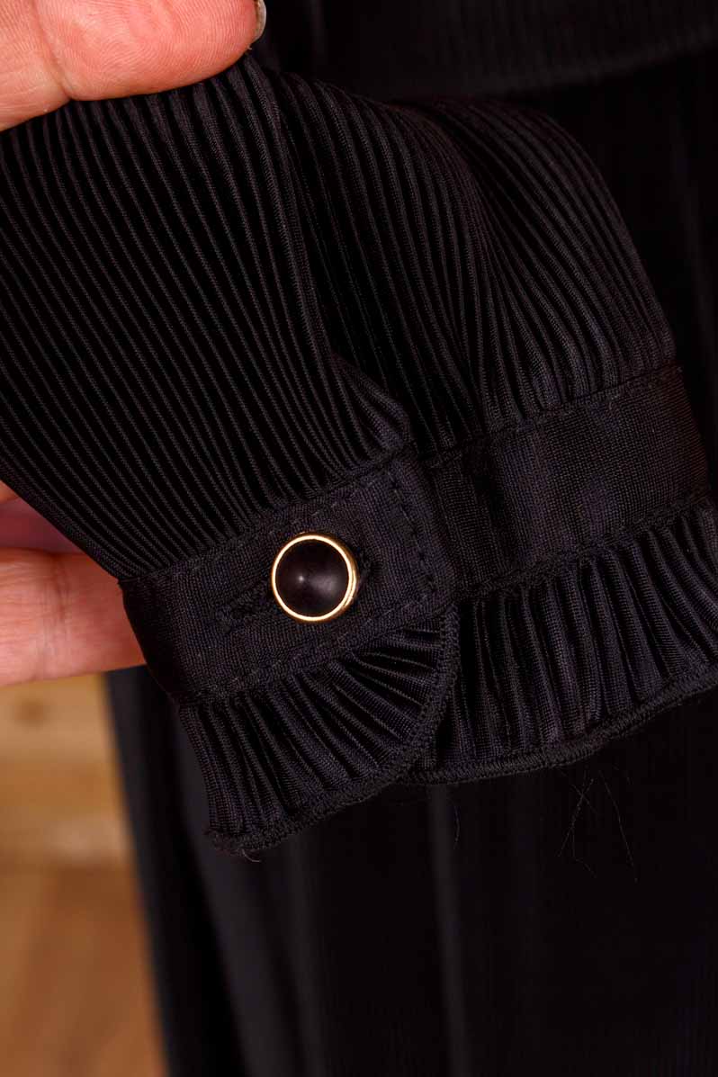 80s Plissee Kleid schwarz Stehkragen