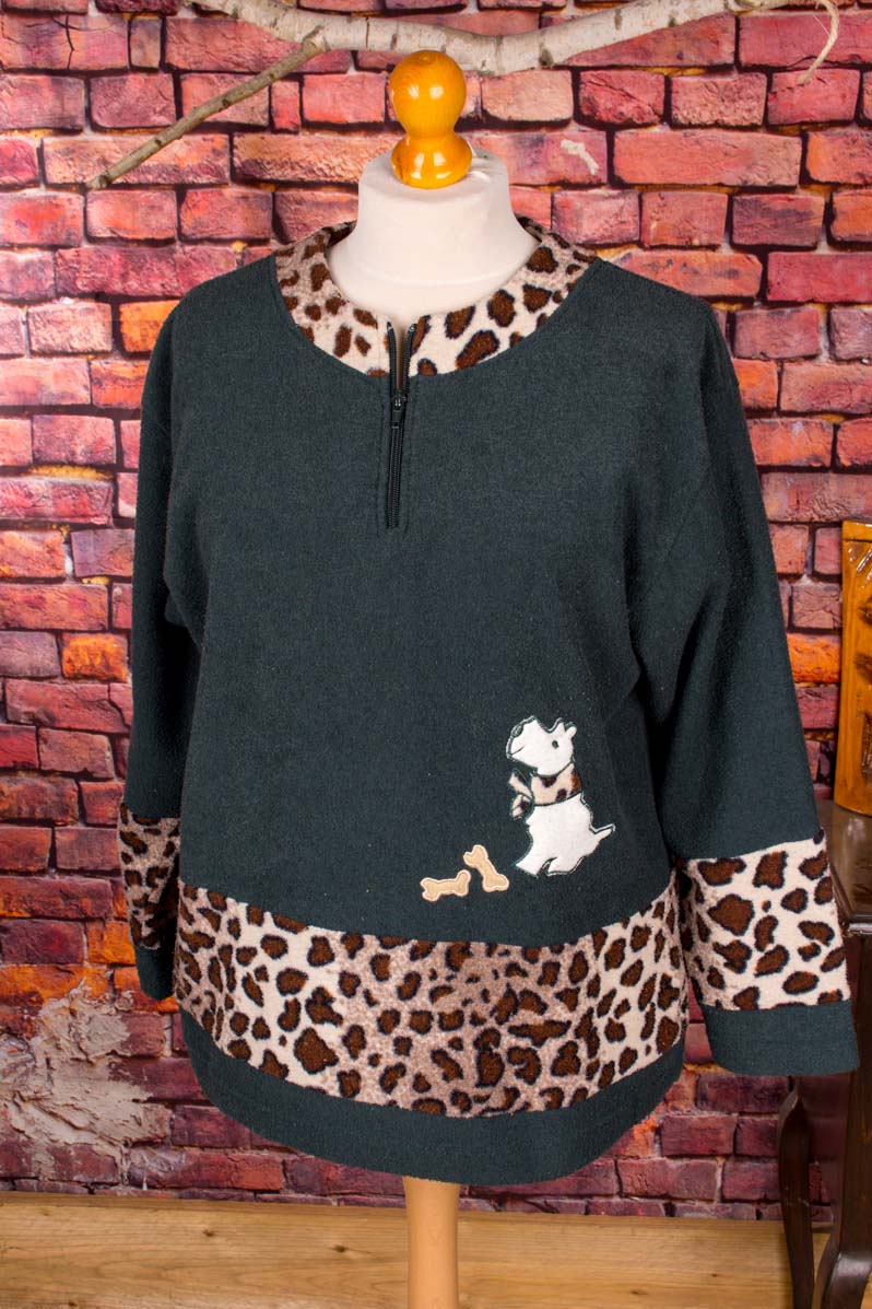 Fleece Pulli mit Terrier und Leomuster