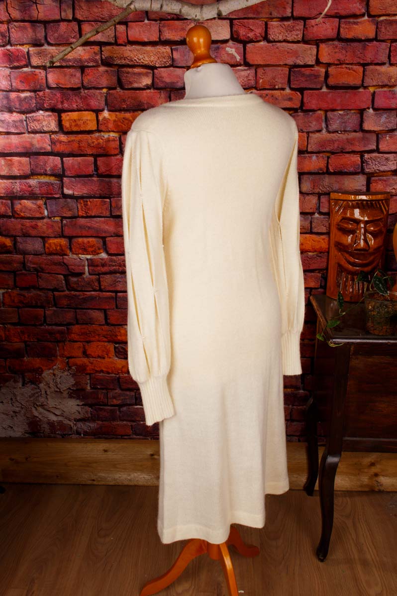 Boho Strickkleid wollweiß mit perlen