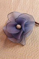 Vintage Anstecker taubenblau Blume