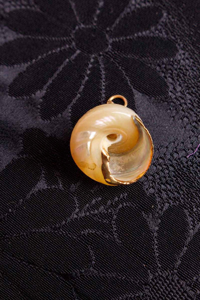 Anhänger Schnecke gold Perlmutt