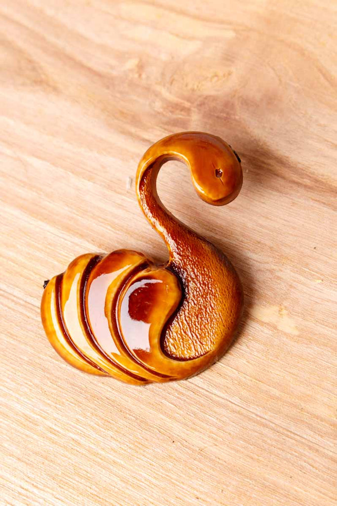70s Hippie Anstecker Schwan braun