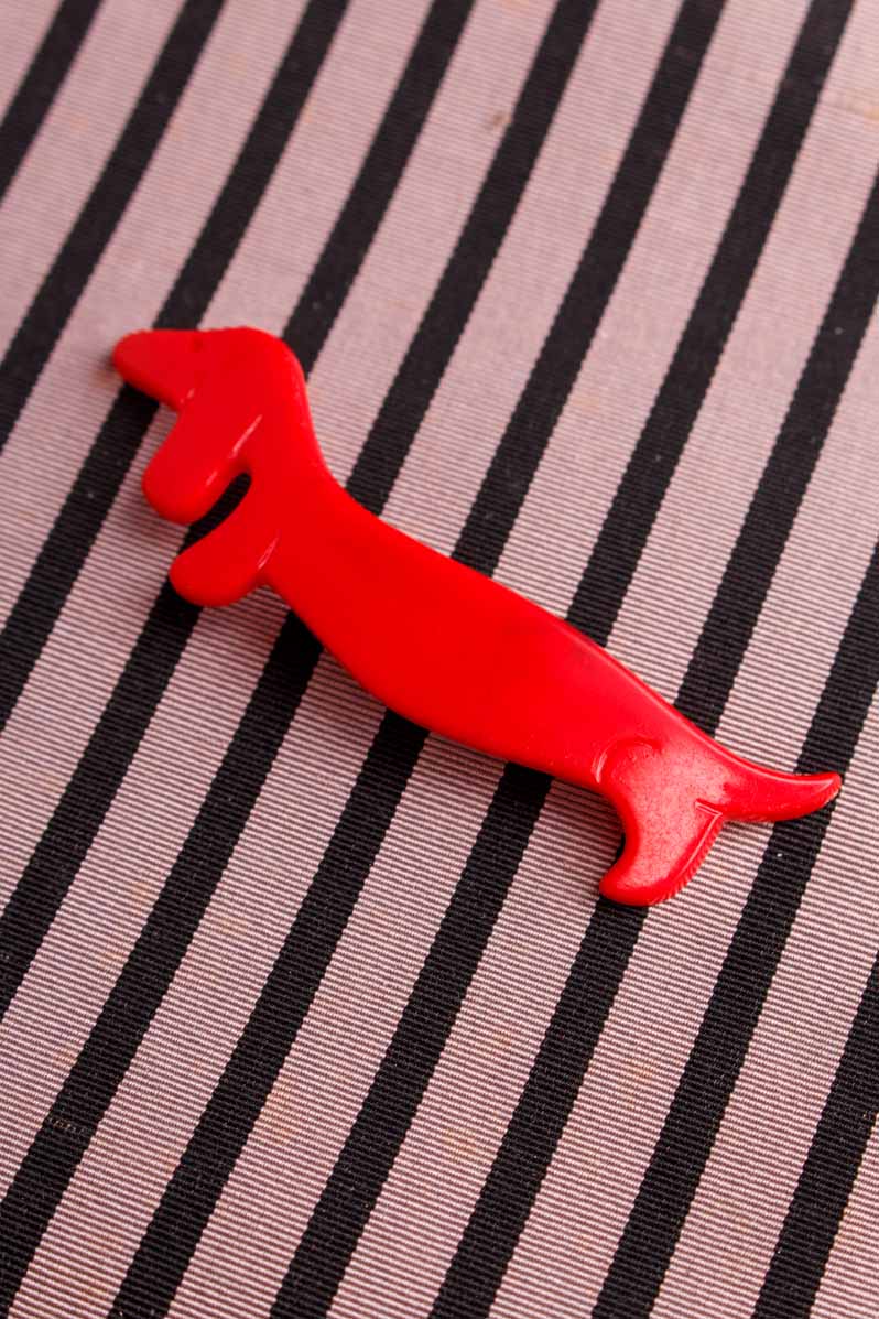 70s Anstecker roter Dackel