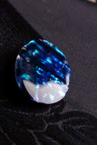 Anstecker Abalone blau irisierend