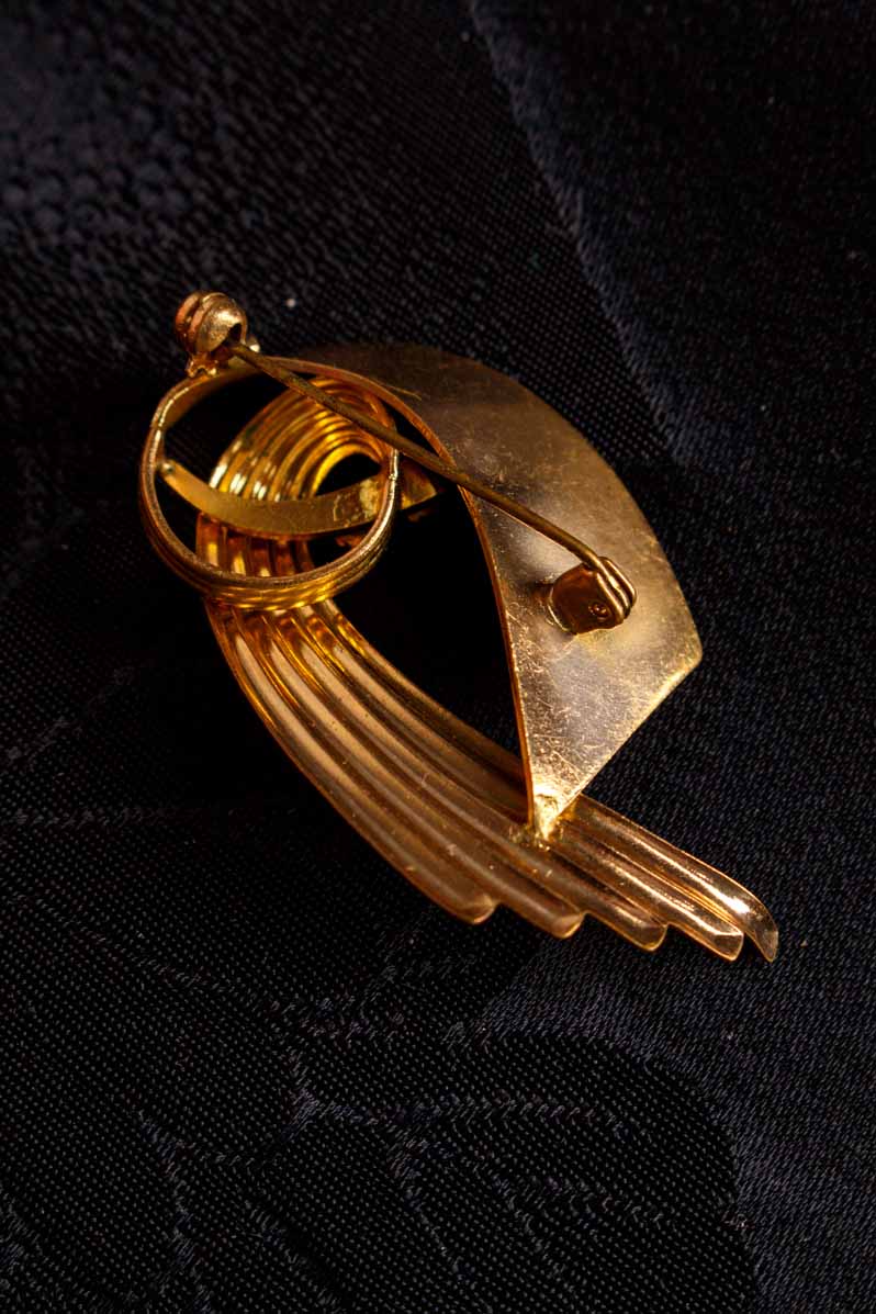 Anstecker gold Art Deco Stil