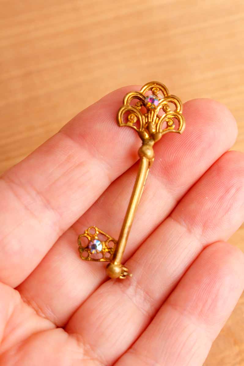 60s Brosche gold Schlüssel mit Strass