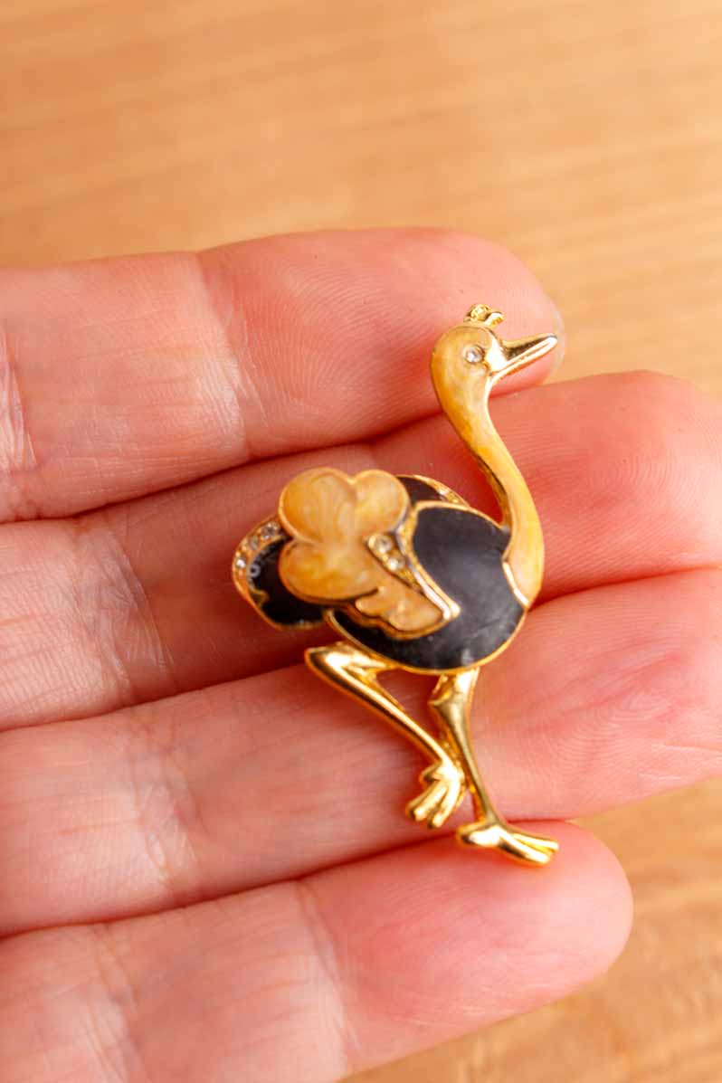 VTG Brosche Vogel Strauss gold Emaille