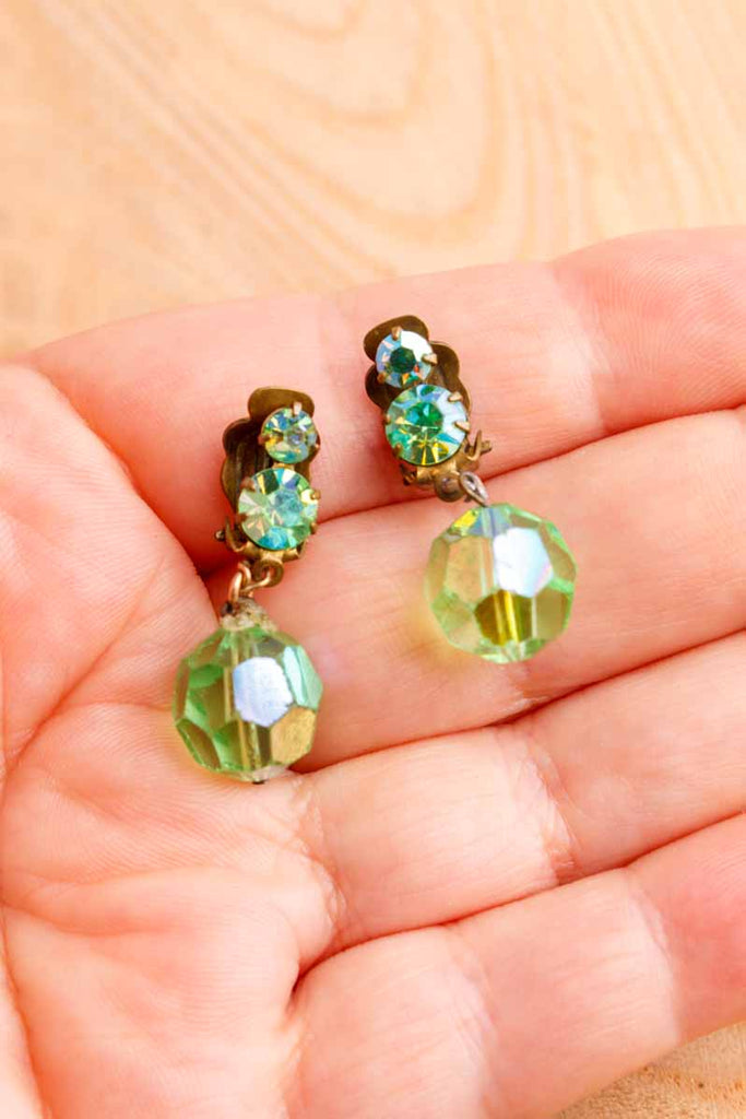 grüne 60s Ohrclips Glitzer-Strass