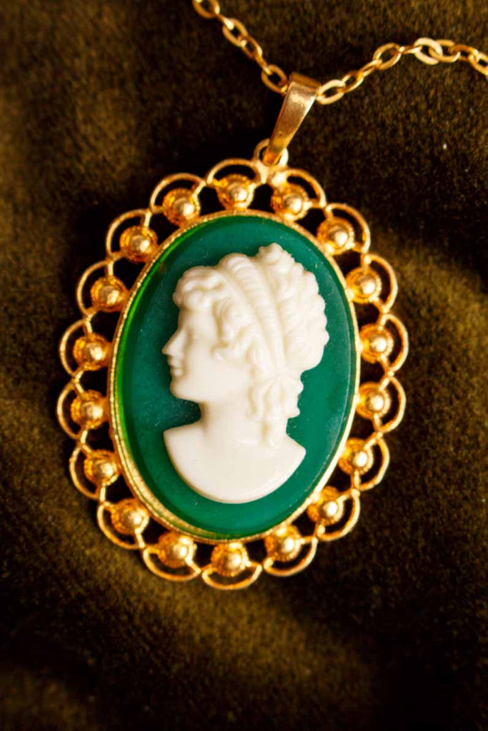 Kette mit Kamee Anhänger