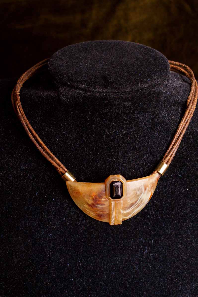 80s Boho Ledercollier Hornlook
