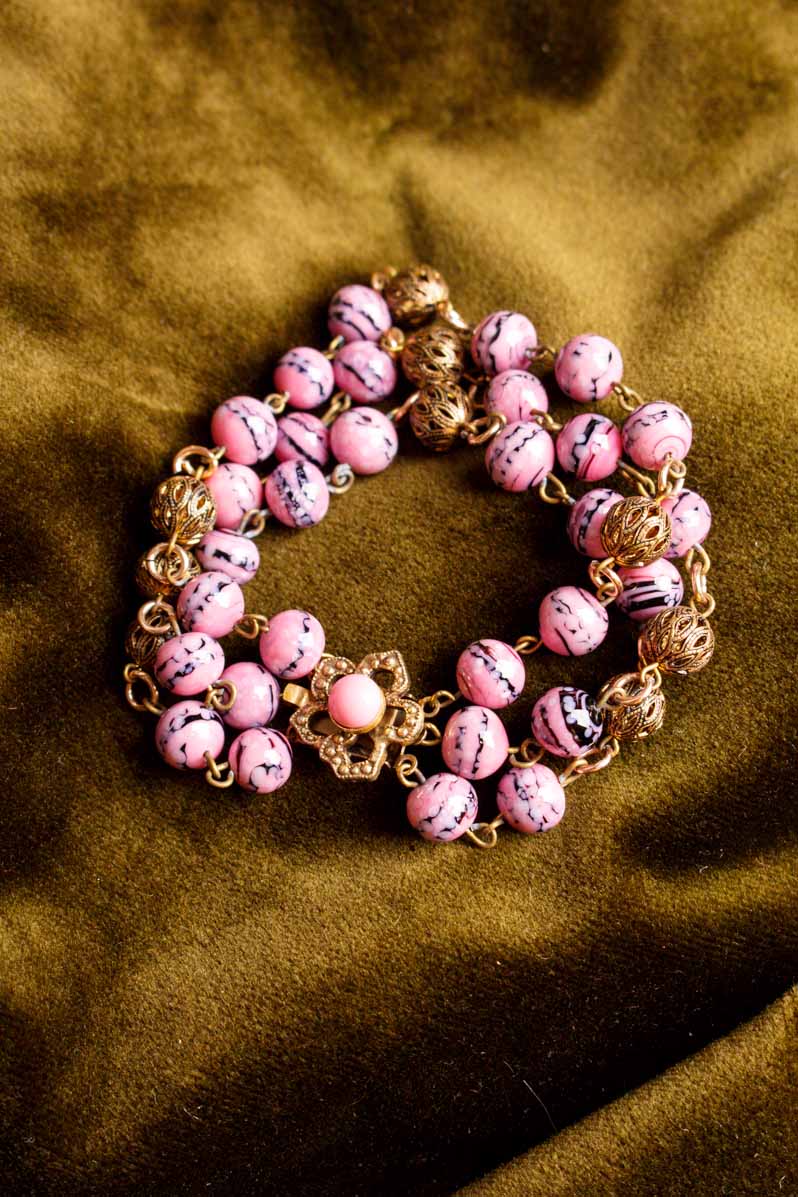 Howlith Armband rosa dreireihig