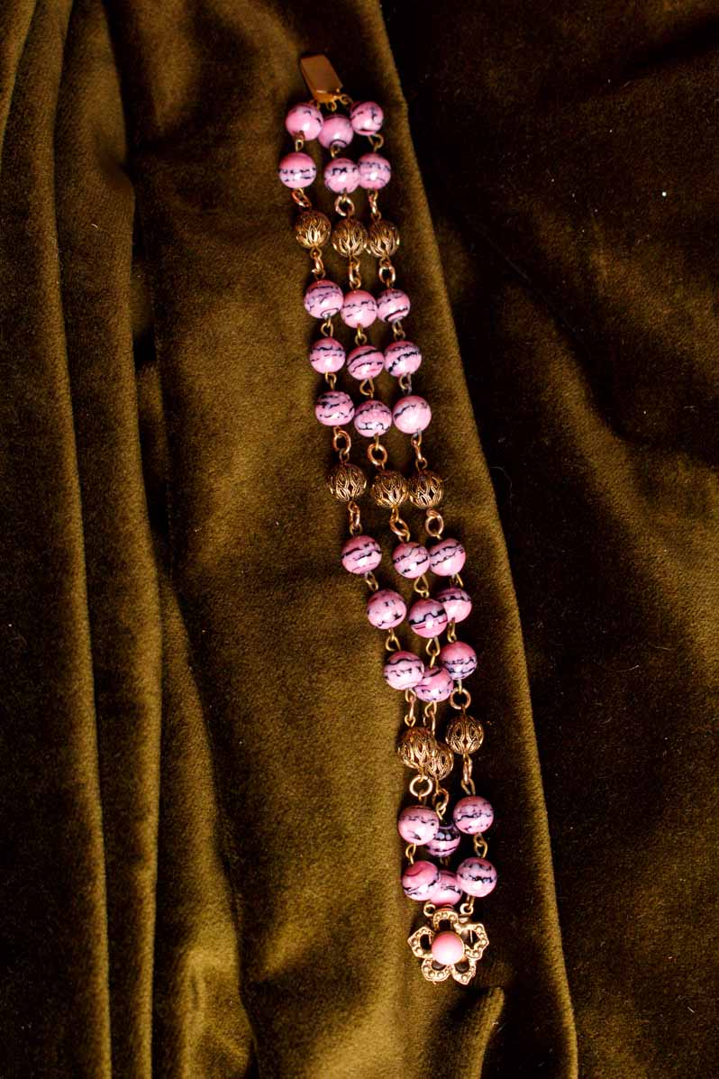 Howlith Armband rosa dreireihig