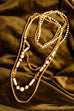 goldene Kette mit Perlen 3-reihig