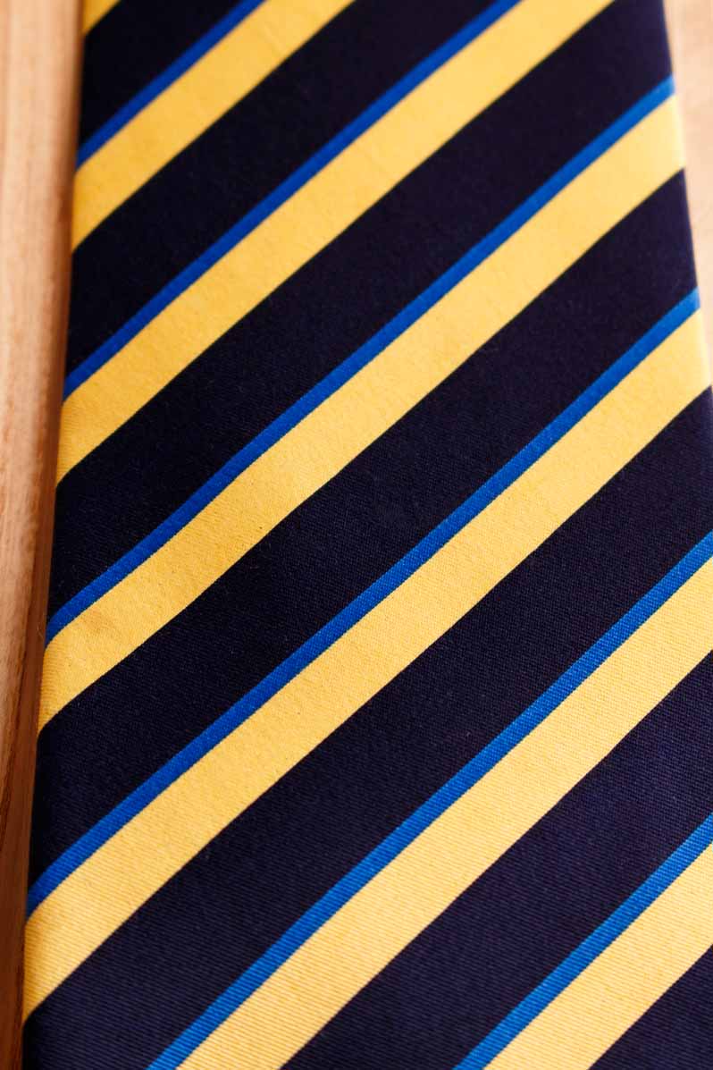 Krawatte blau gelb Streifen